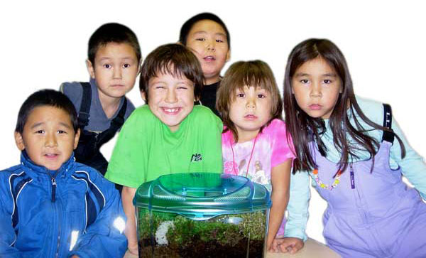Photo: ACMP students from White Mountain and their terrarium
